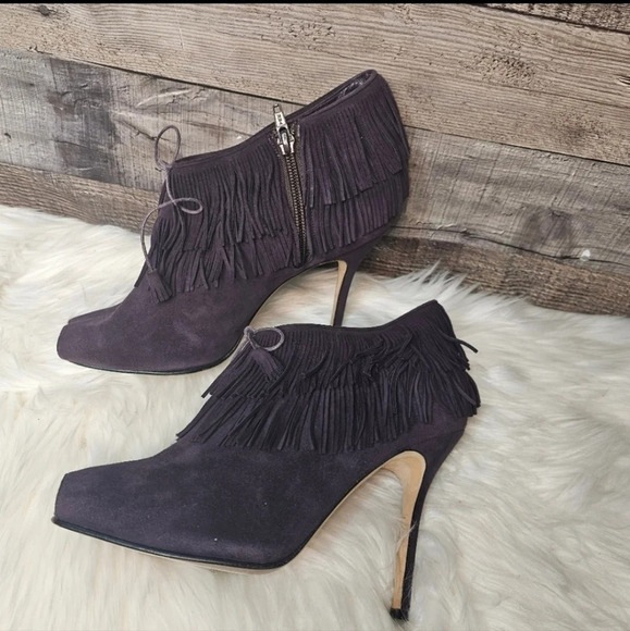 Manolo Blahnik Nabuoppla Fringe Ankle Boot in Plum Purple Size 40.½ - Picture 3 of 12